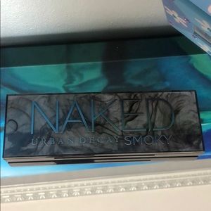 Urban decay naked smoky palette